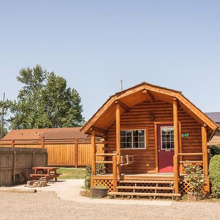 Redwood Coast Cabins And Rv Resort Eureka Exteriör bild