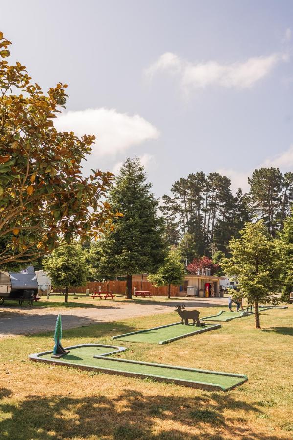 Redwood Coast Cabins And Rv Resort Eureka Exteriör bild